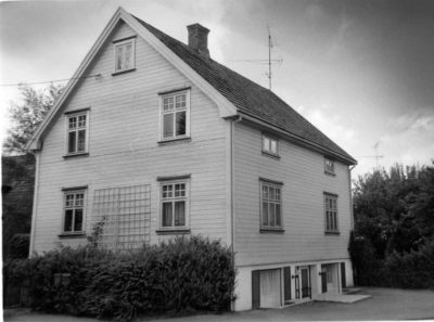 25